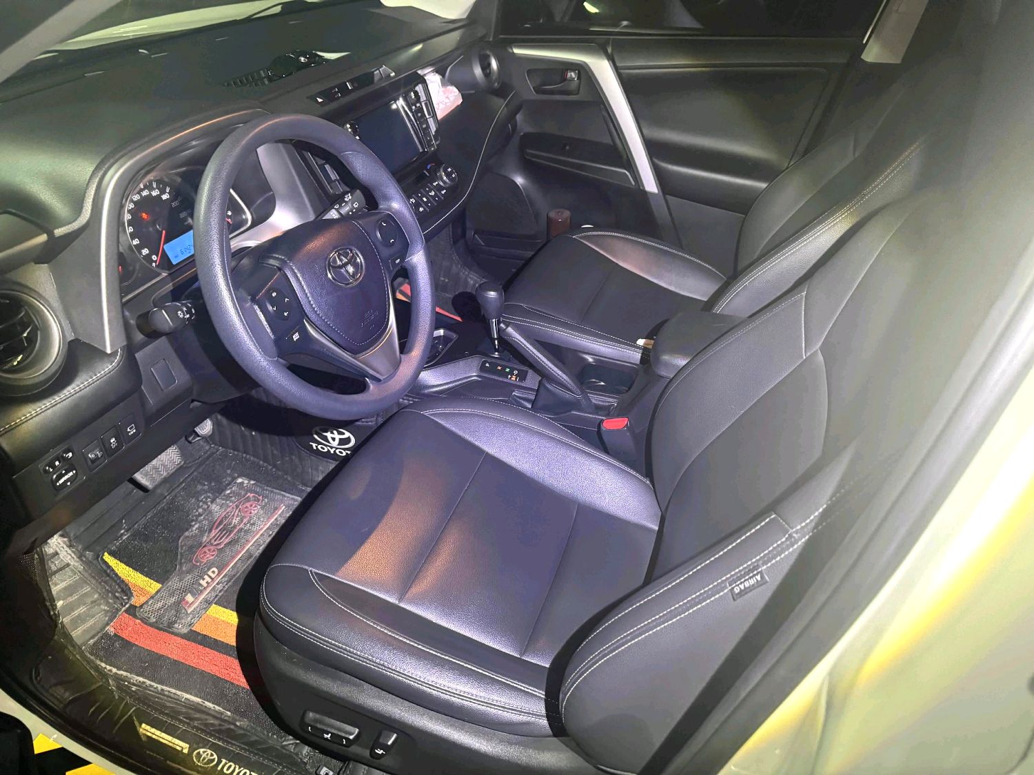 Toyota RAV4 2019 #5 Toyota RAV4 2019 car image #5
