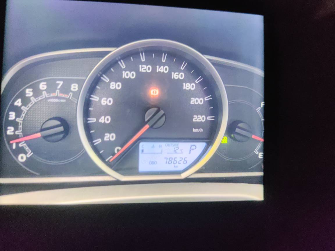 Toyota RAV4 2019 immagine di auto #3