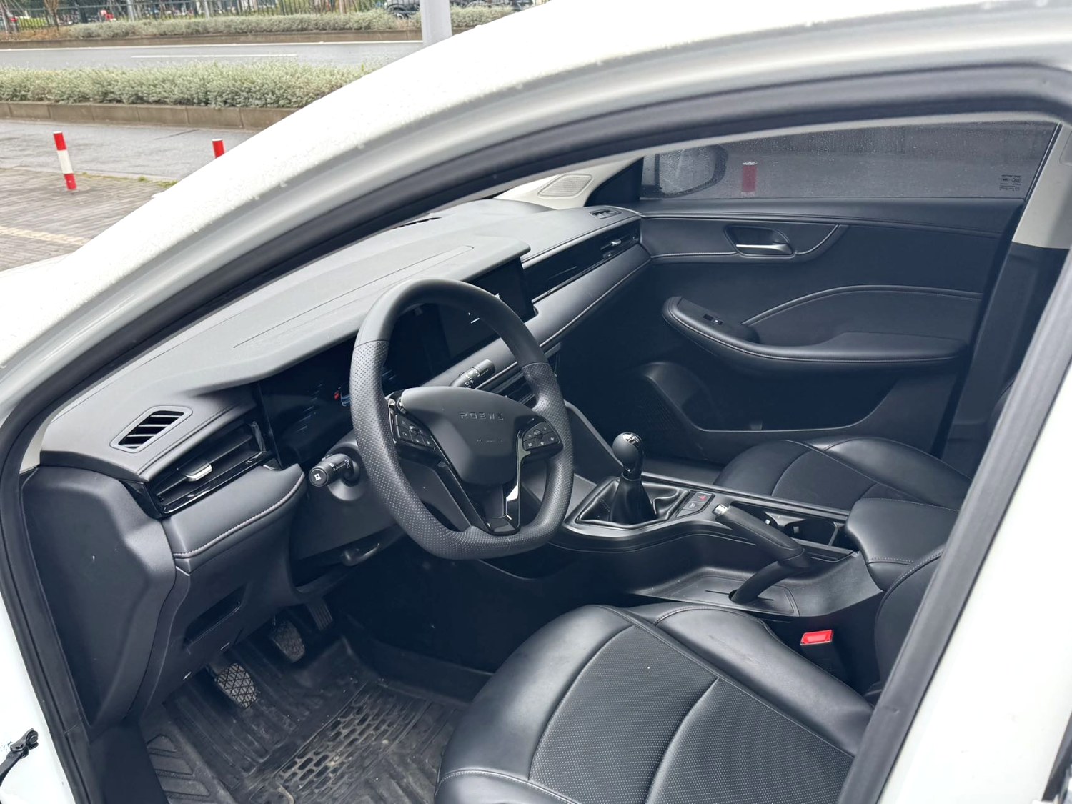 Roewe i5 2023 immagine di auto #4