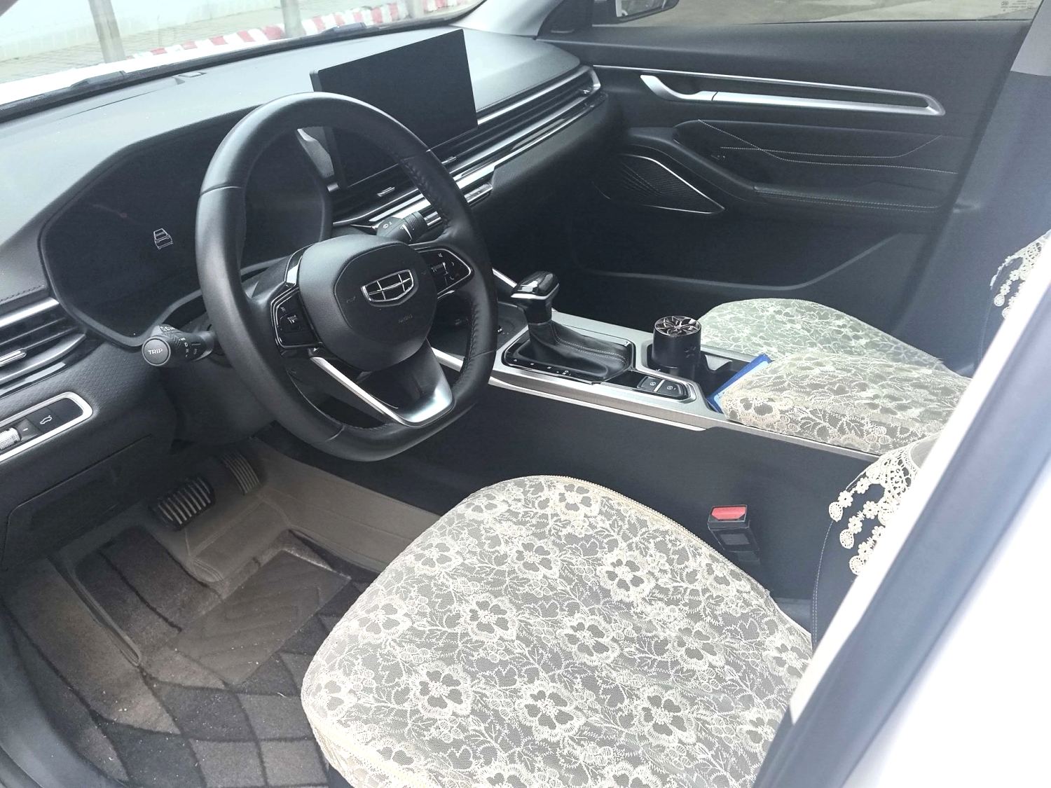 GEELY Emgrand 2023 car image #7