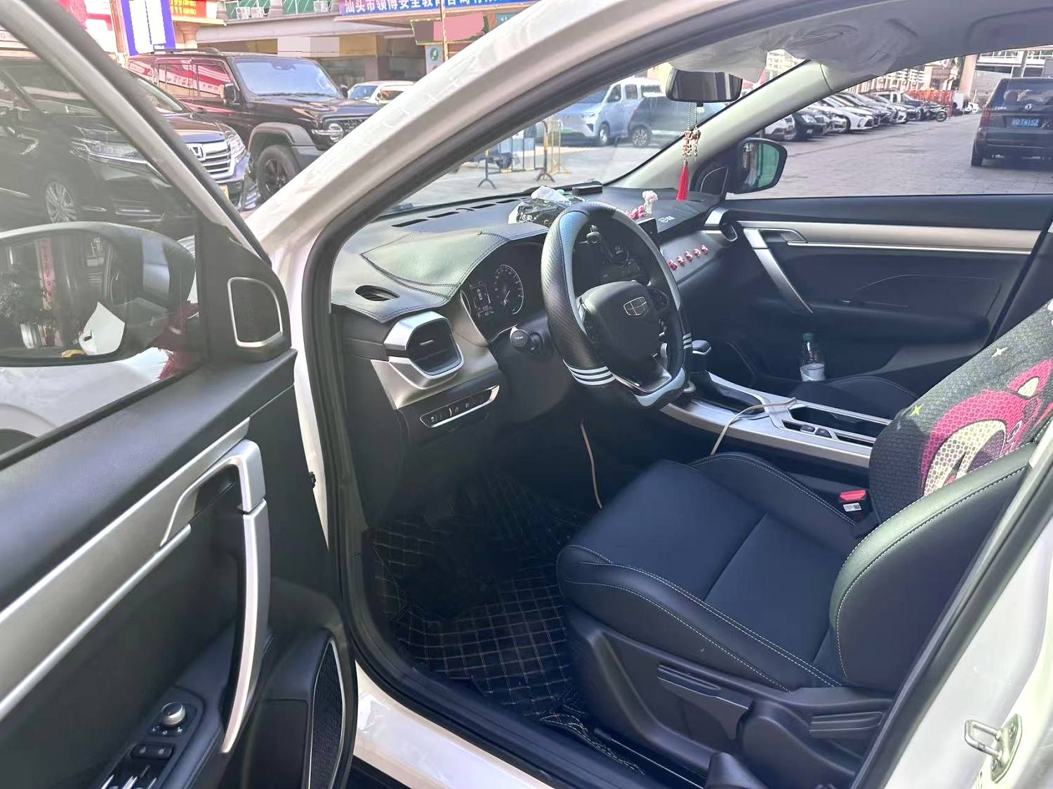 GEELY Coolray 2024 car image #6