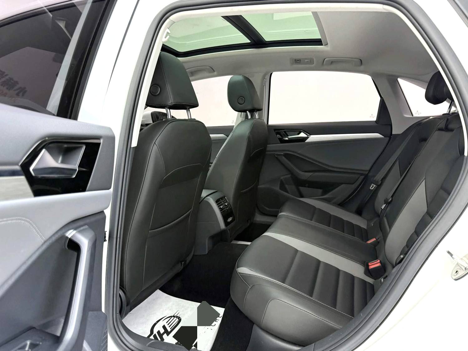 Volkswagen Sagitar 2021 car image #7