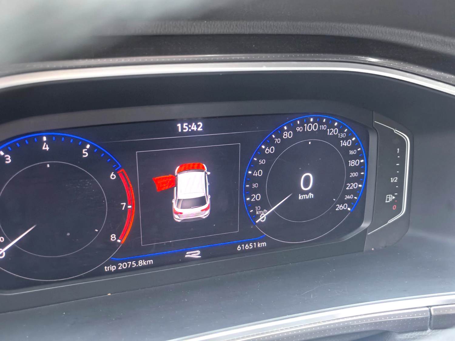 Volkswagen T-Roc 2024 immagine di auto #2