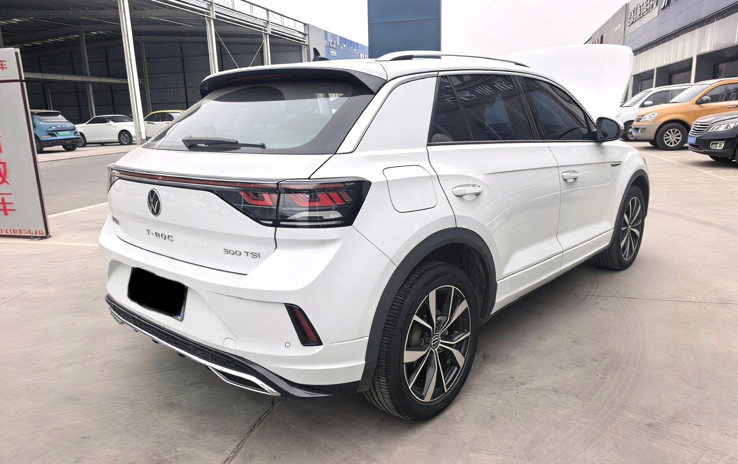 Volkswagen T-Roc 2024 immagine di auto #4