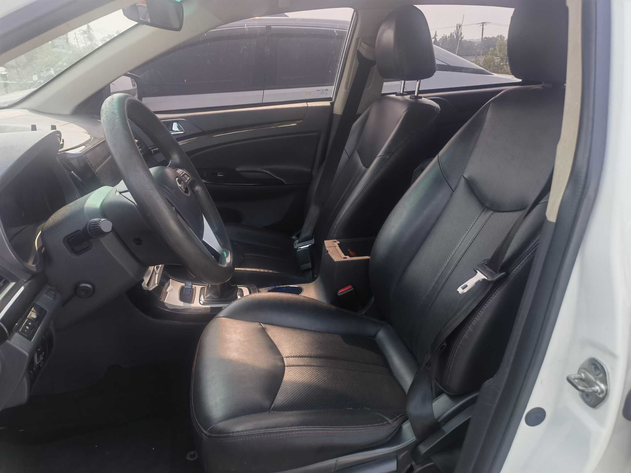 BYD e5 2019 car image #2