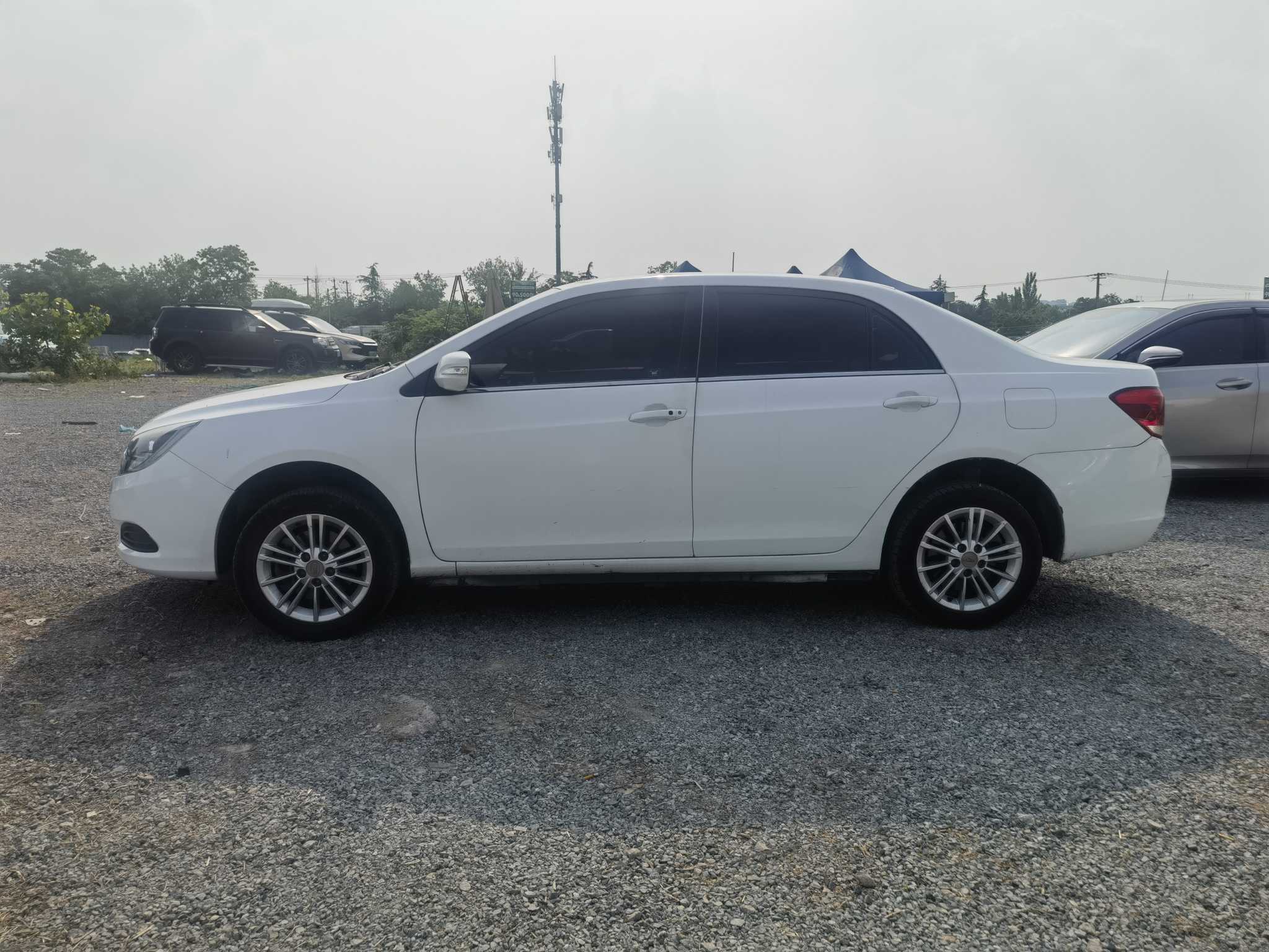 BYD e5 2019 car image #6