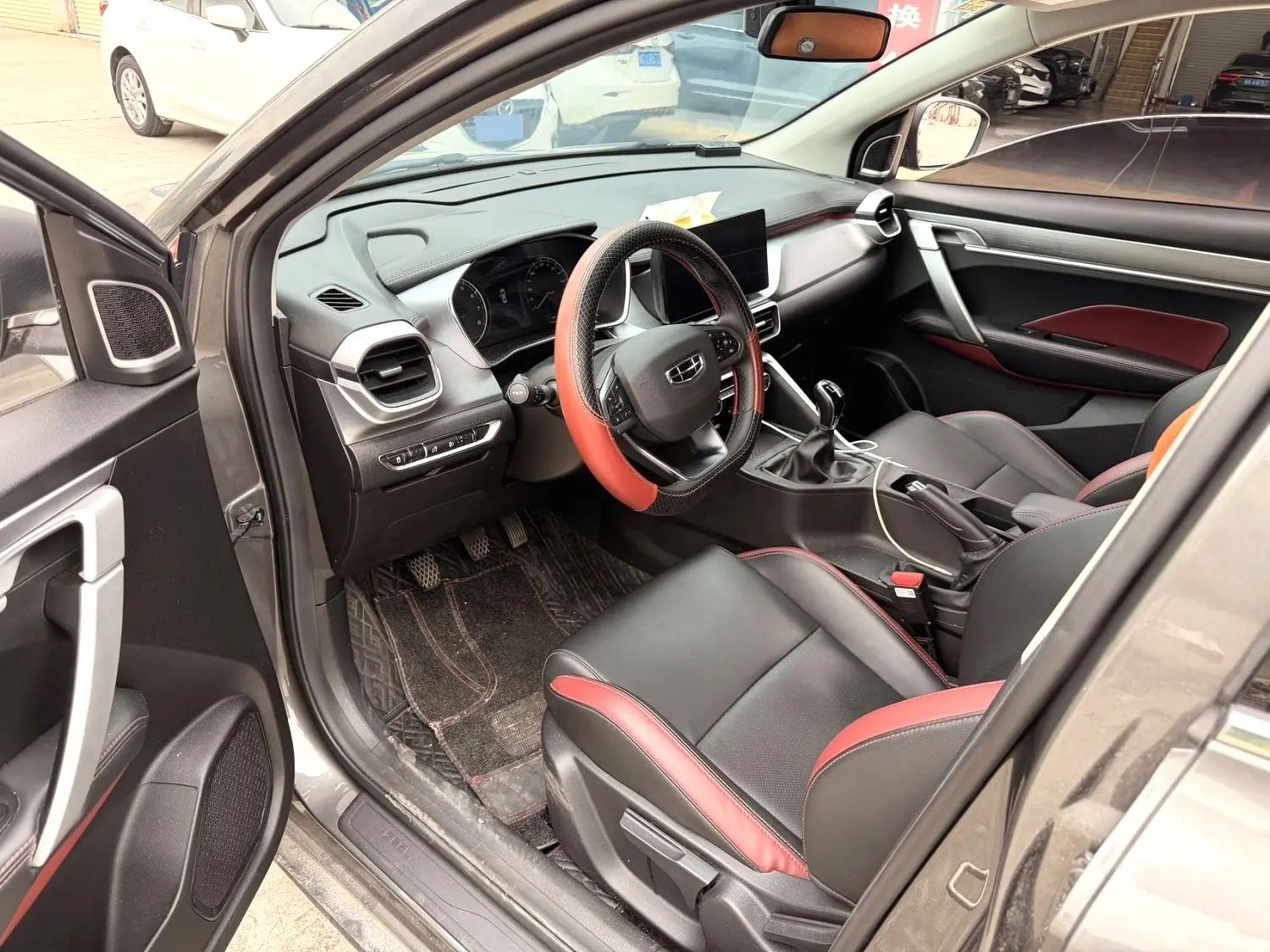 GEELY Coolray 2021 صورة سيارة #6