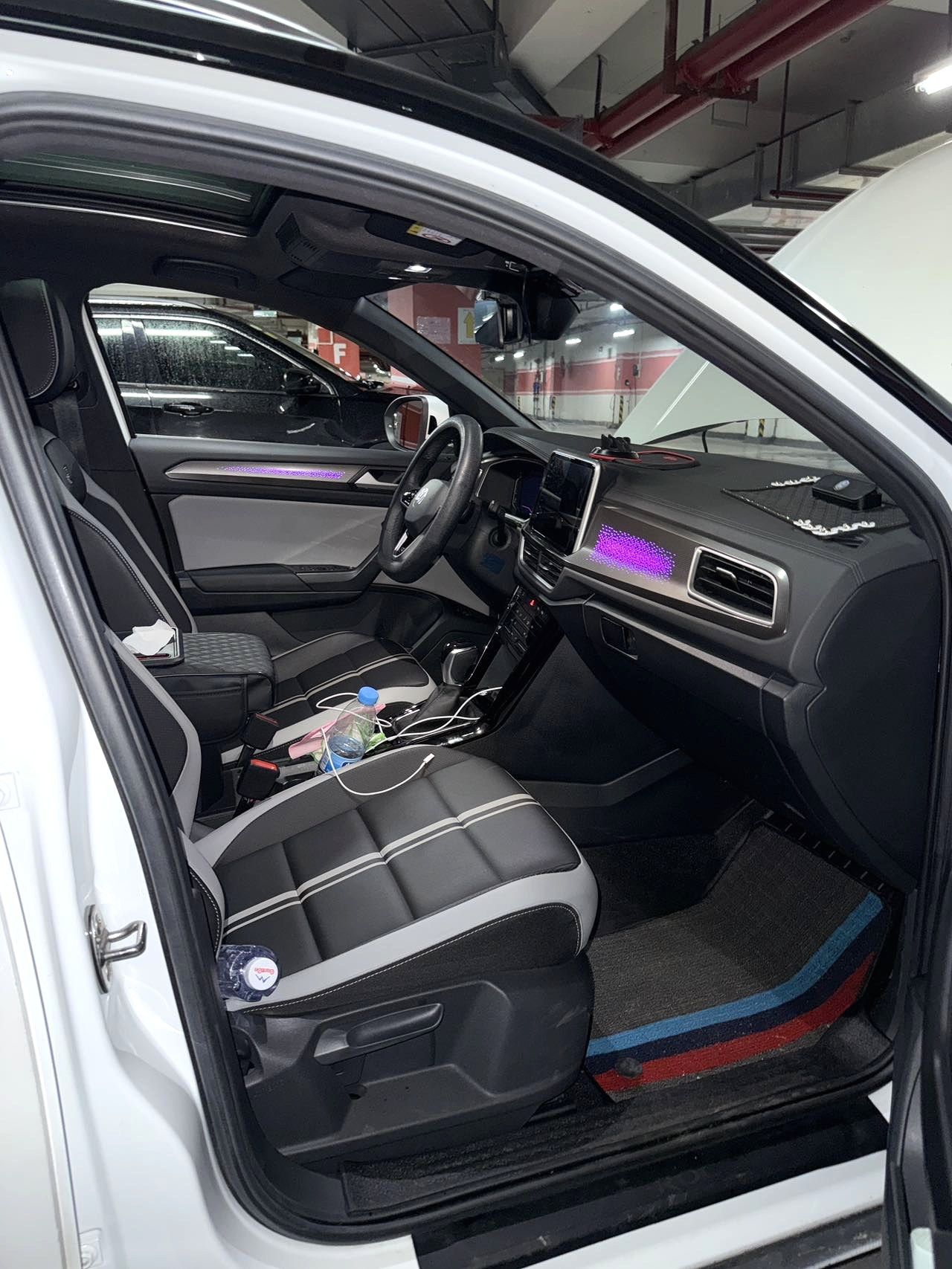 Volkswagen T-Roc 2023 imagen de coche #8