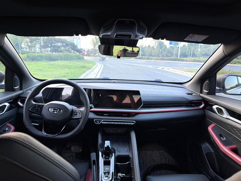 GEELY Coolray 2023 car image #7