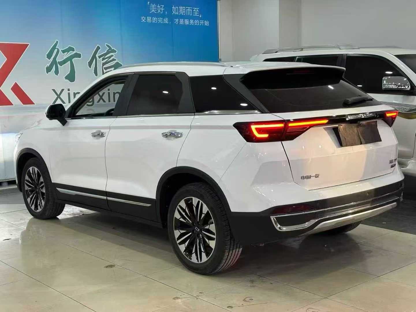 2023 car image #4