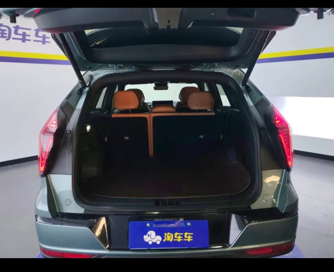GEELY Boyue L 2025 car image #10