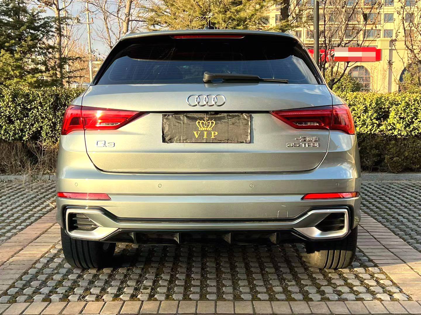 Audi Q3 2023 car image #4