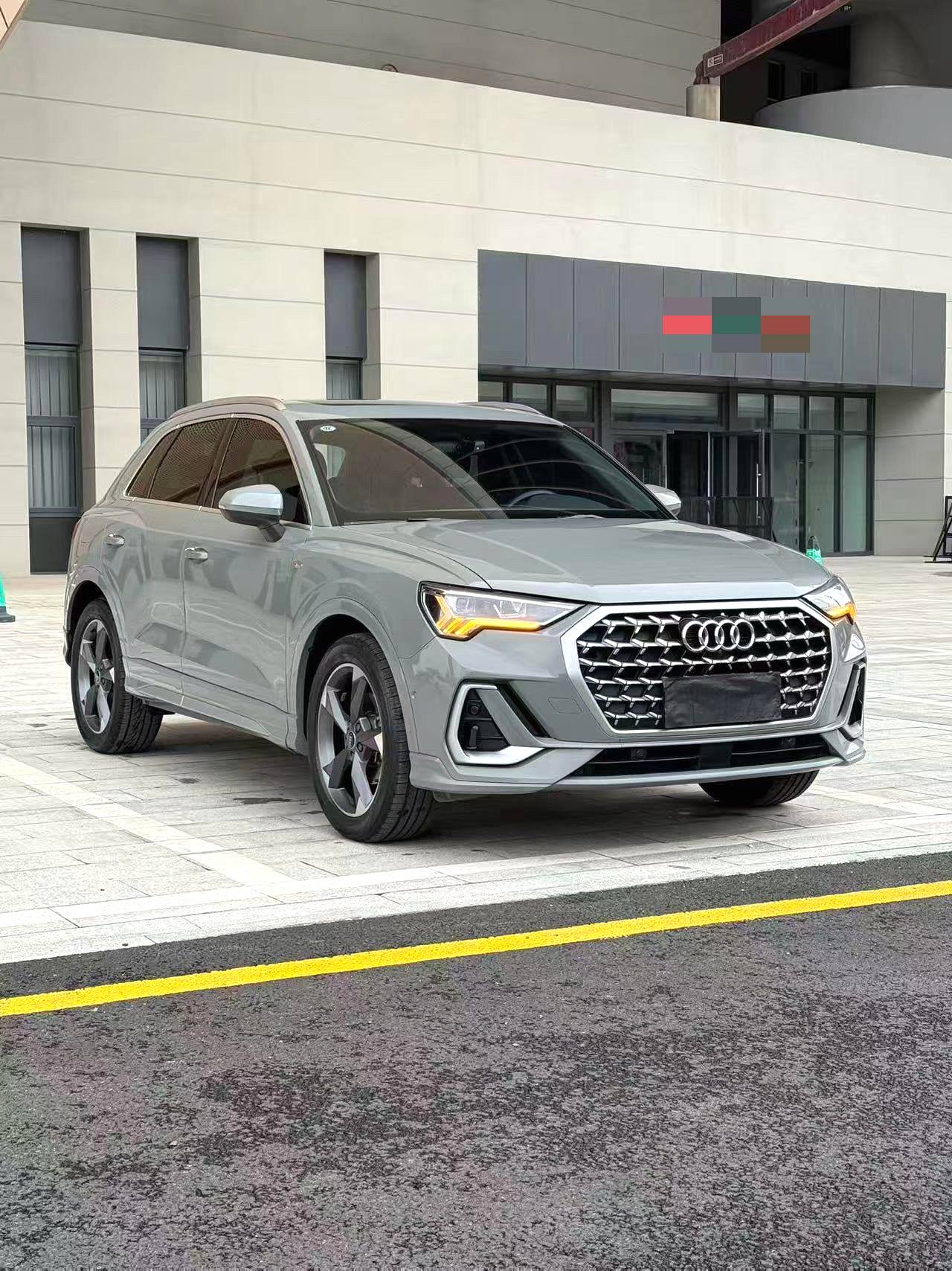 Audi Q3 2024 car image #9