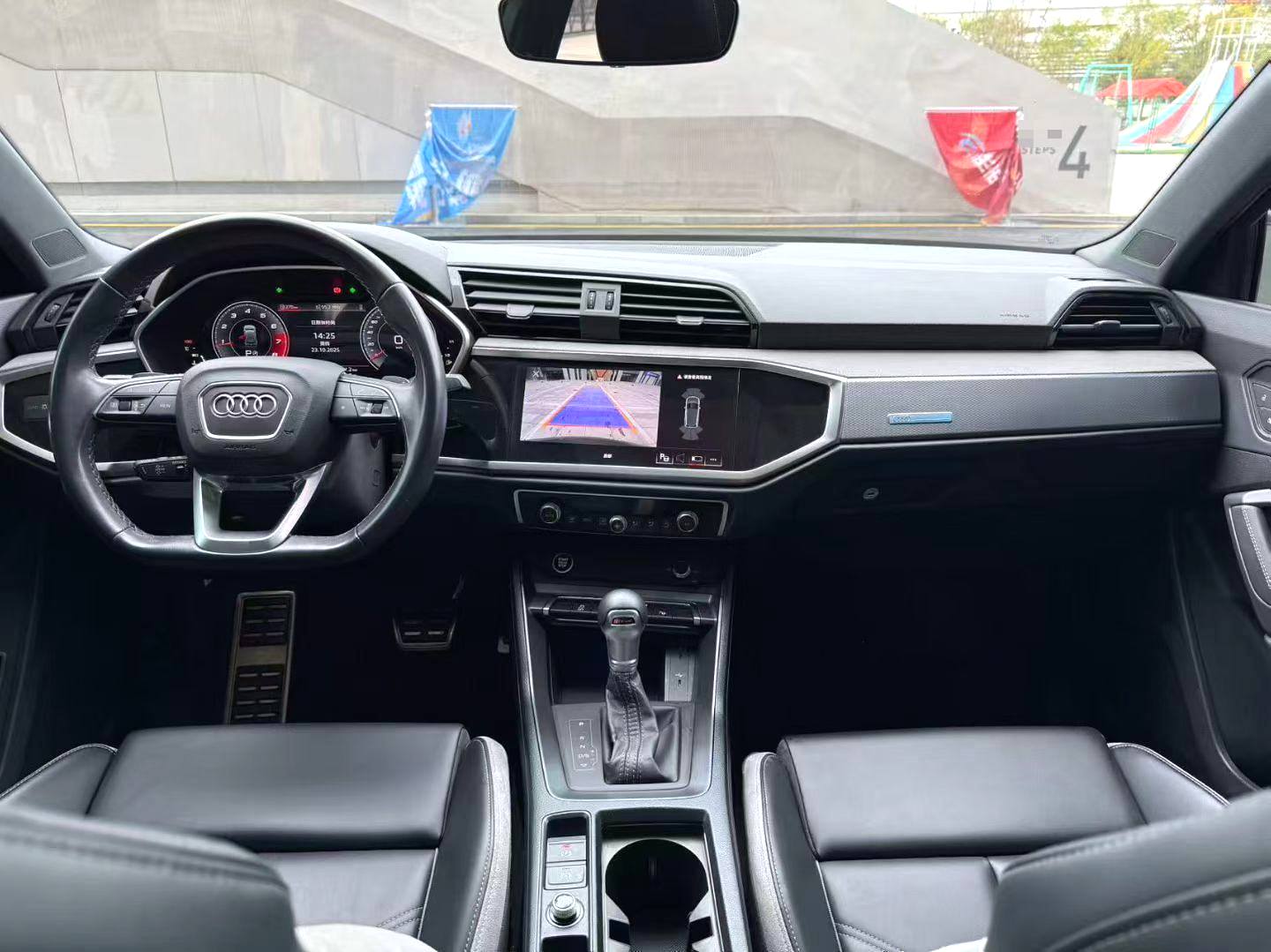 Audi Q3 2024 car image #3