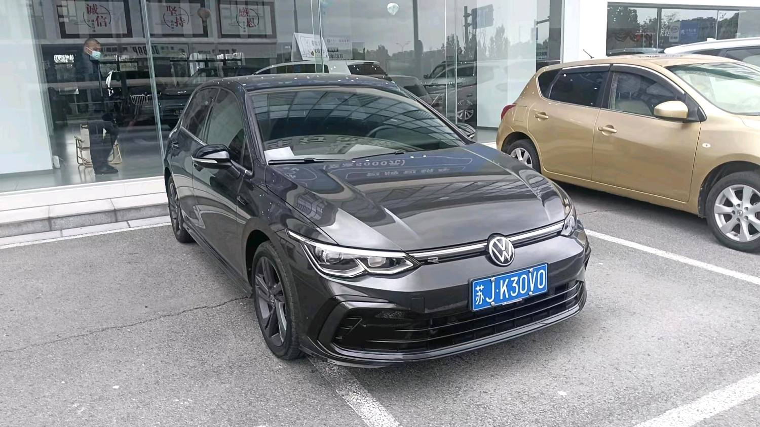 Volkswagen Golf 2023 car image #7