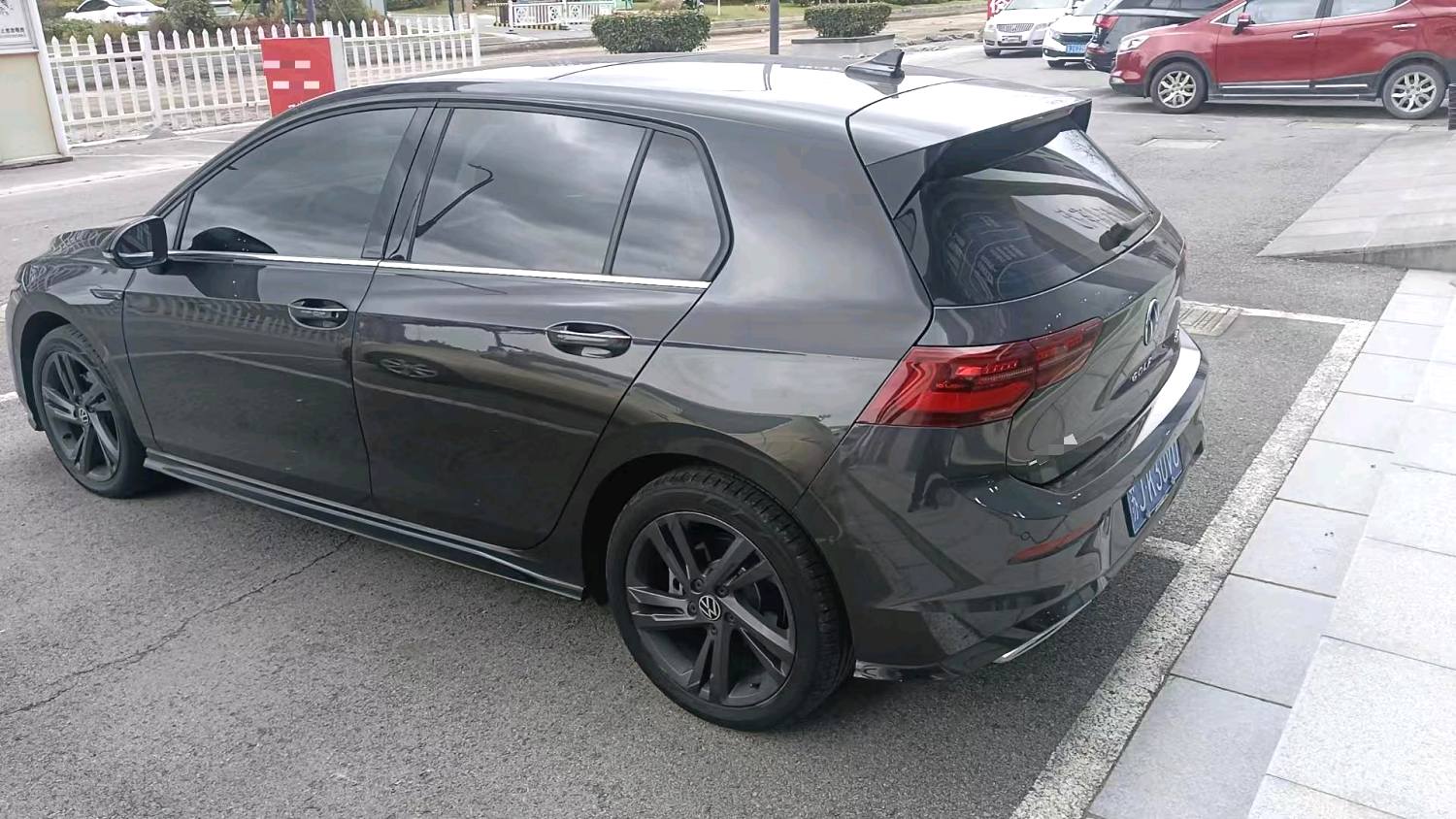 Volkswagen Golf 2023 car image #10