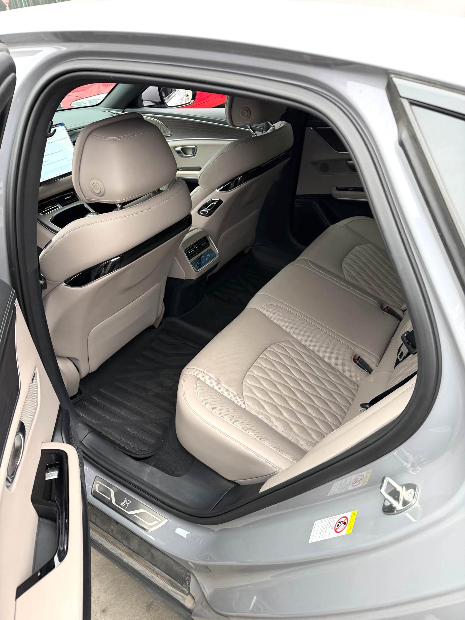 BYD Han 2024 #2 BYD Han 2024 car image #2
