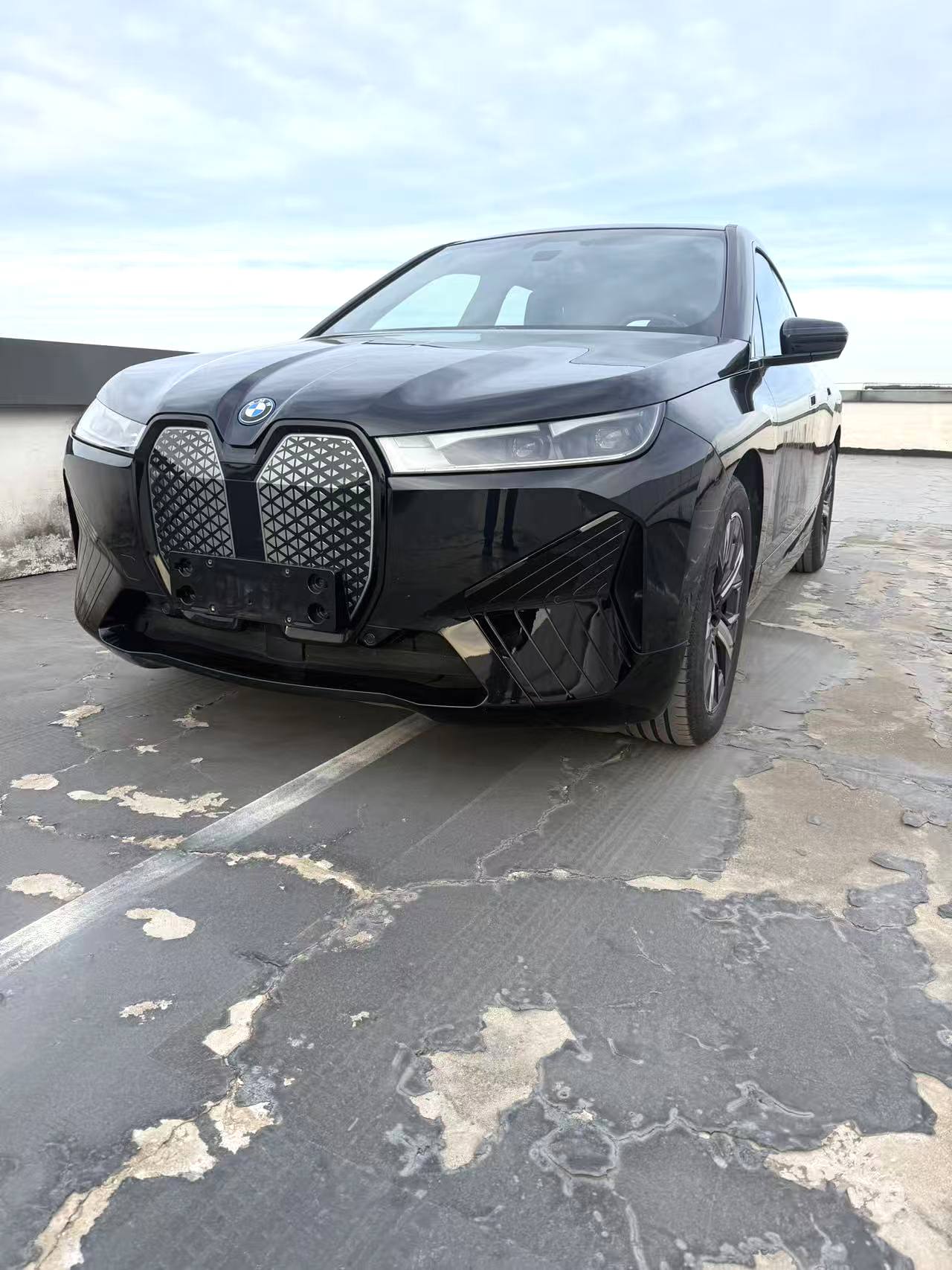 BMW iX 2024 car image 