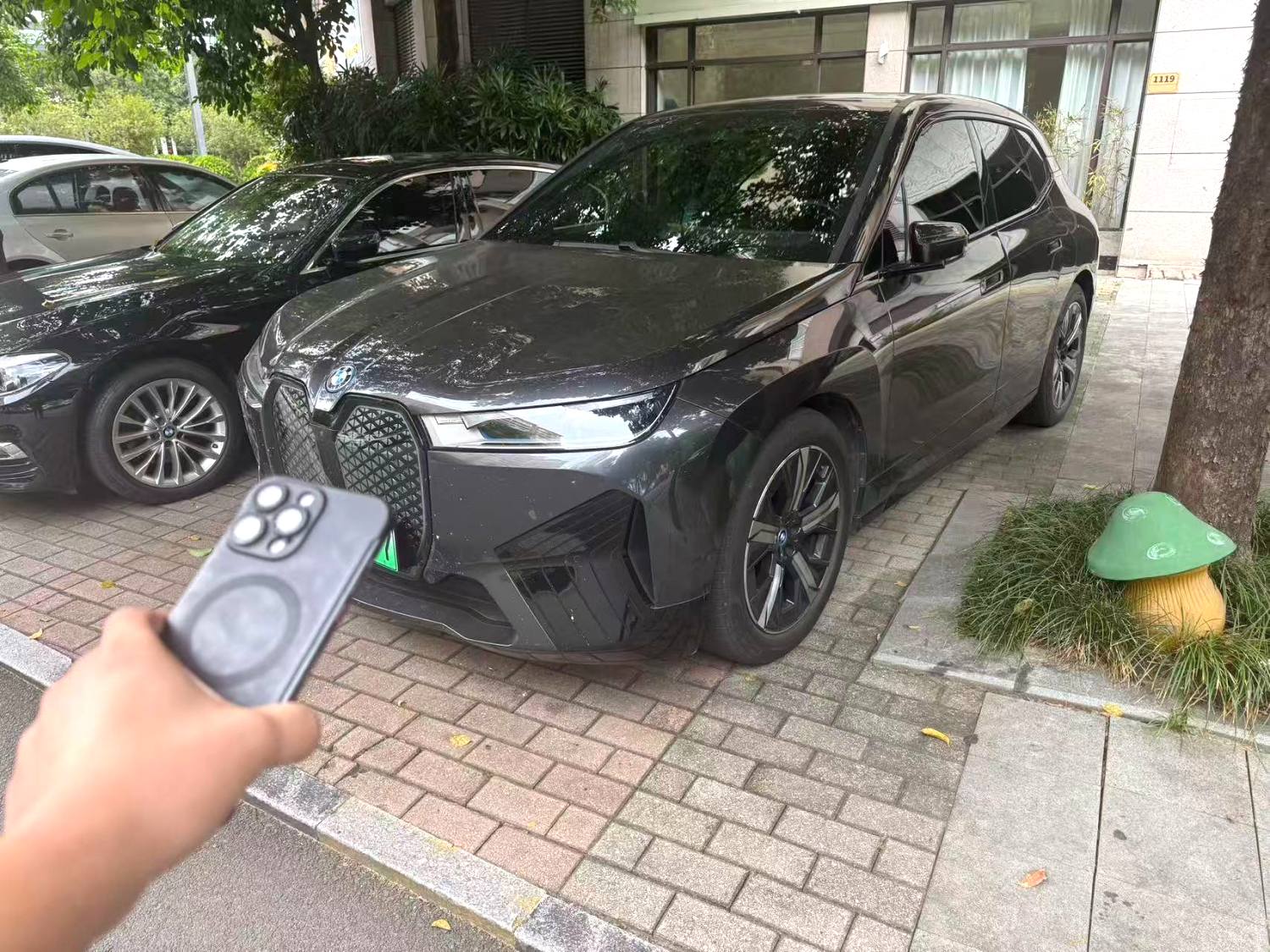 BMW iX 2024 car image 