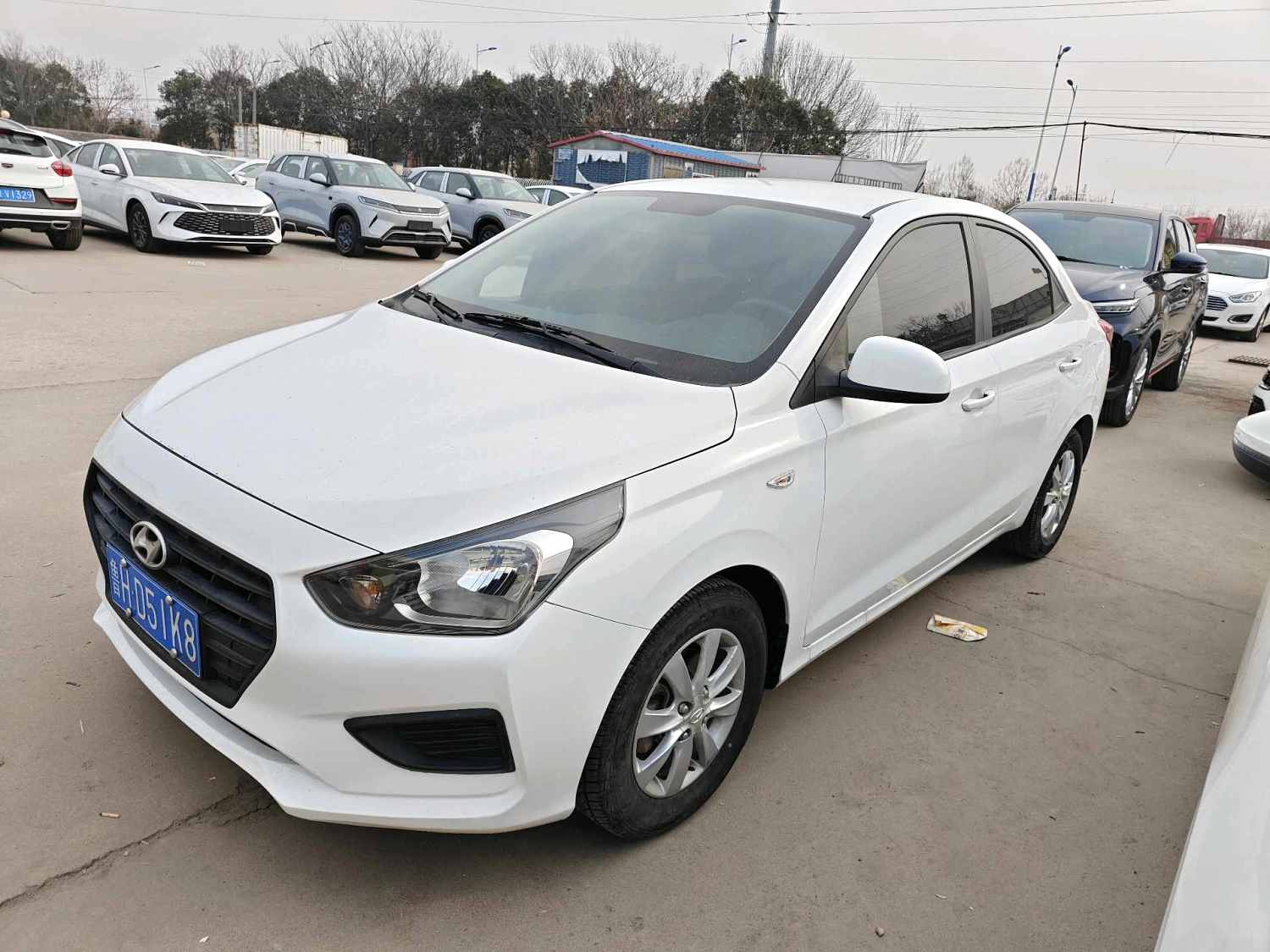 Hyundai Reina 2018 car image 