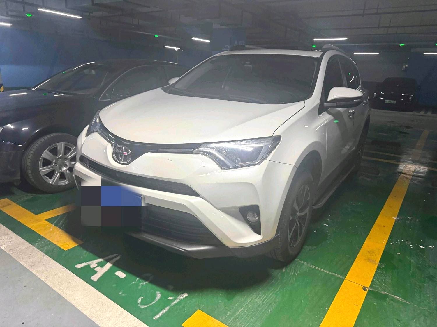 Toyota RAV4 2019 Toyota RAV4 2019 car image