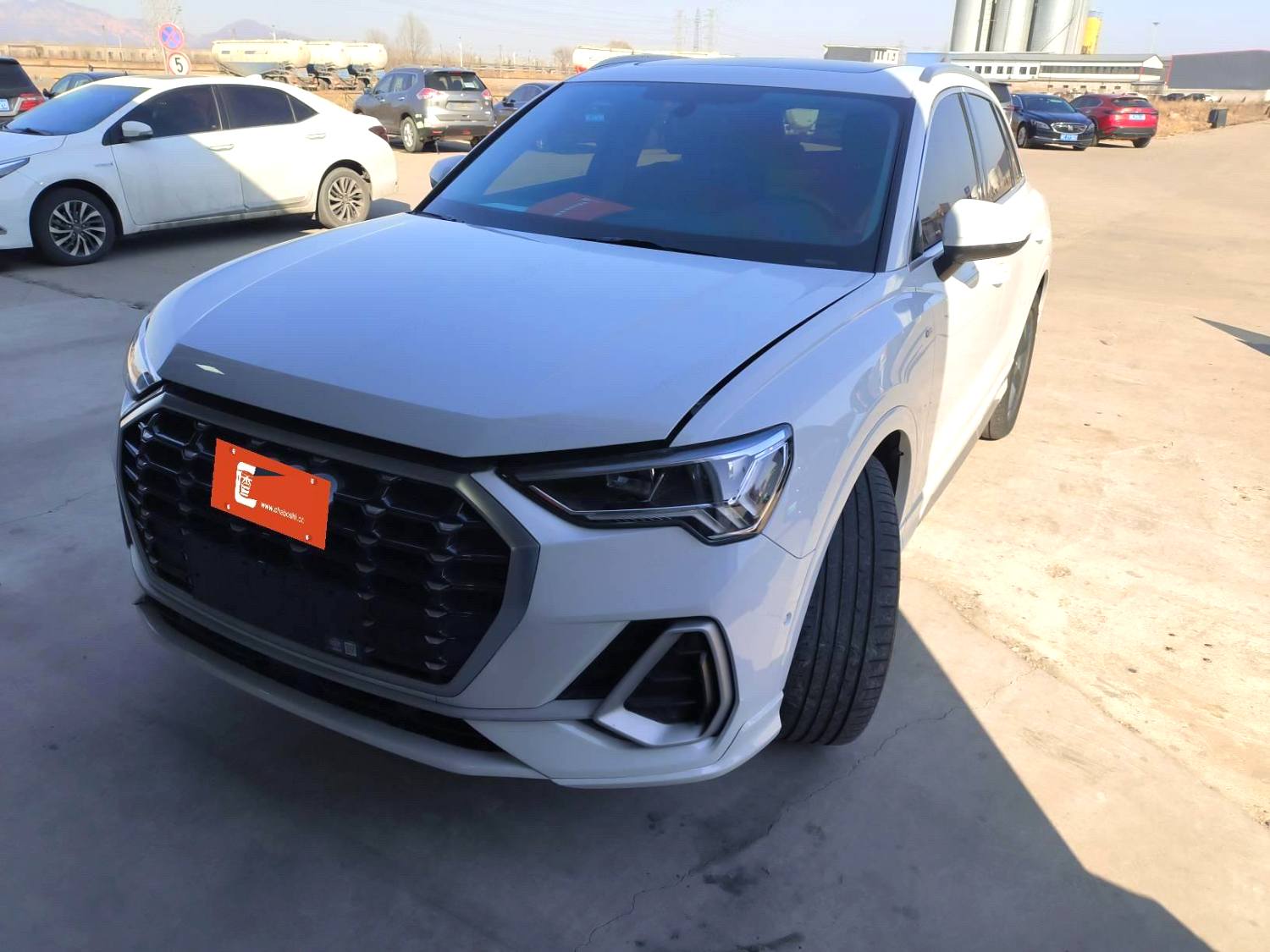 Audi Q3 2023 car image 