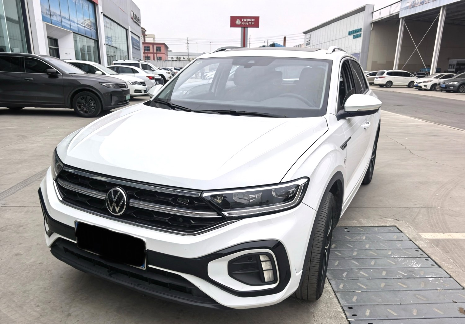 Volkswagen T-Roc 2024 汽车图片 