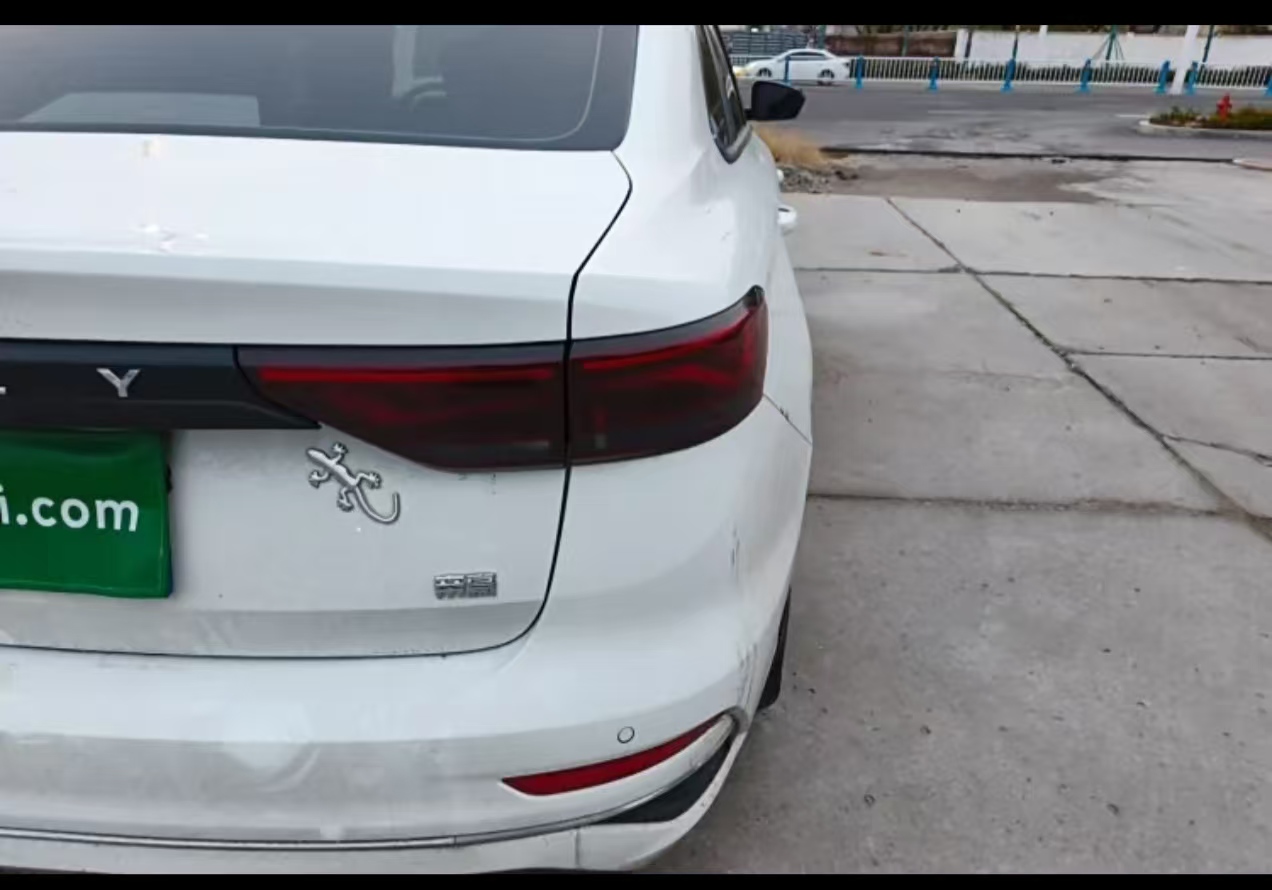 GEELY Emgrand 2023 car image #4