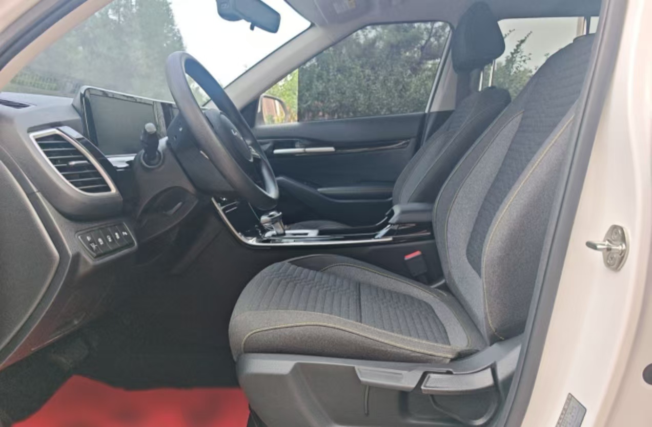 Kia Seltos 2024 car image #3