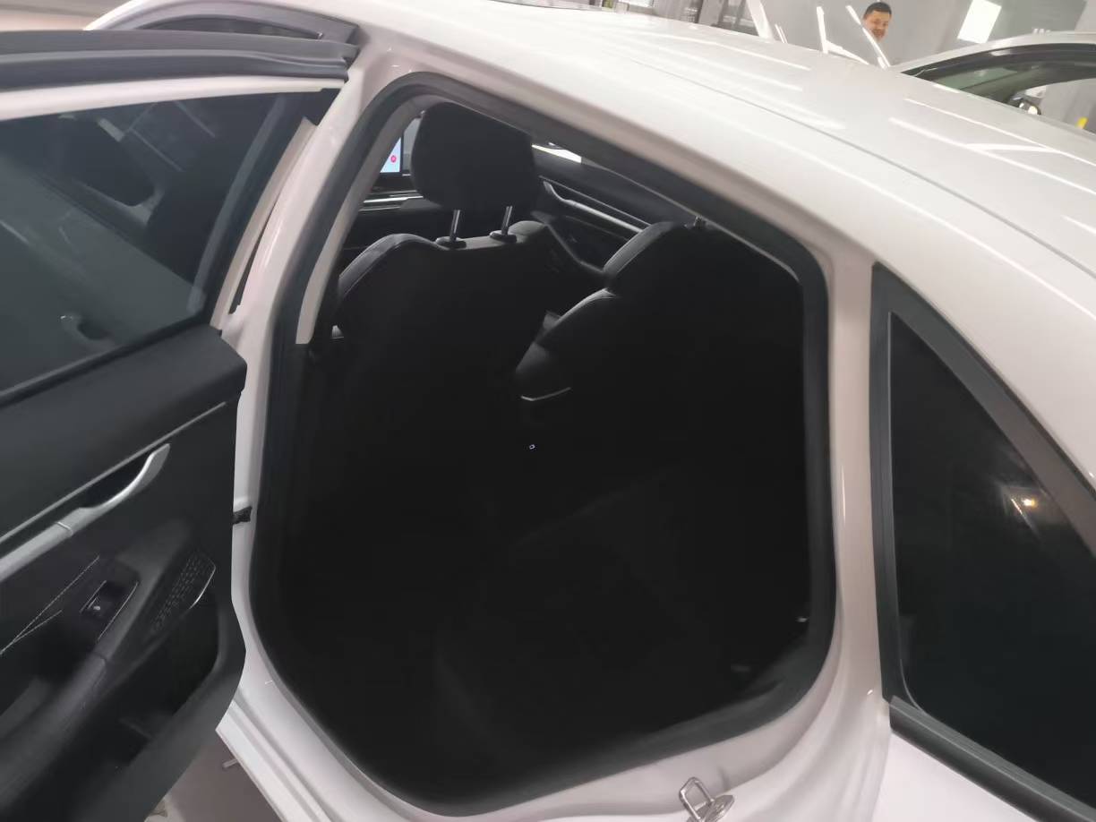GEELY Emgrand 2023 car image #2