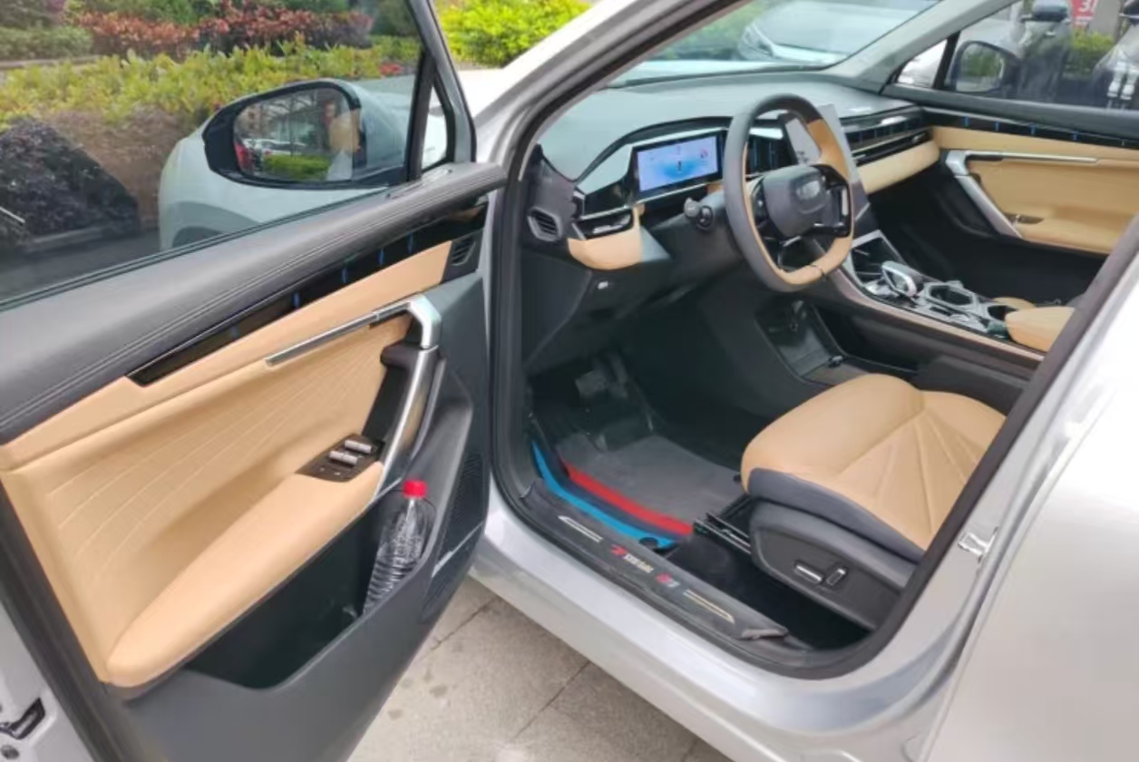 GEELY Boyue L 2023 car image #7