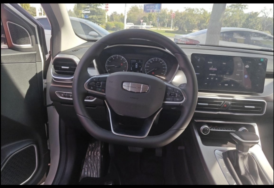 GEELY Coolray 2024 car image #6