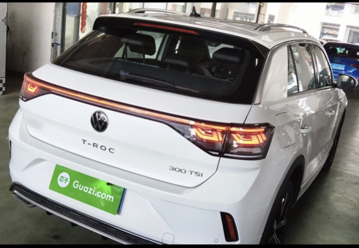 Volkswagen T-Roc 2025 car image #10