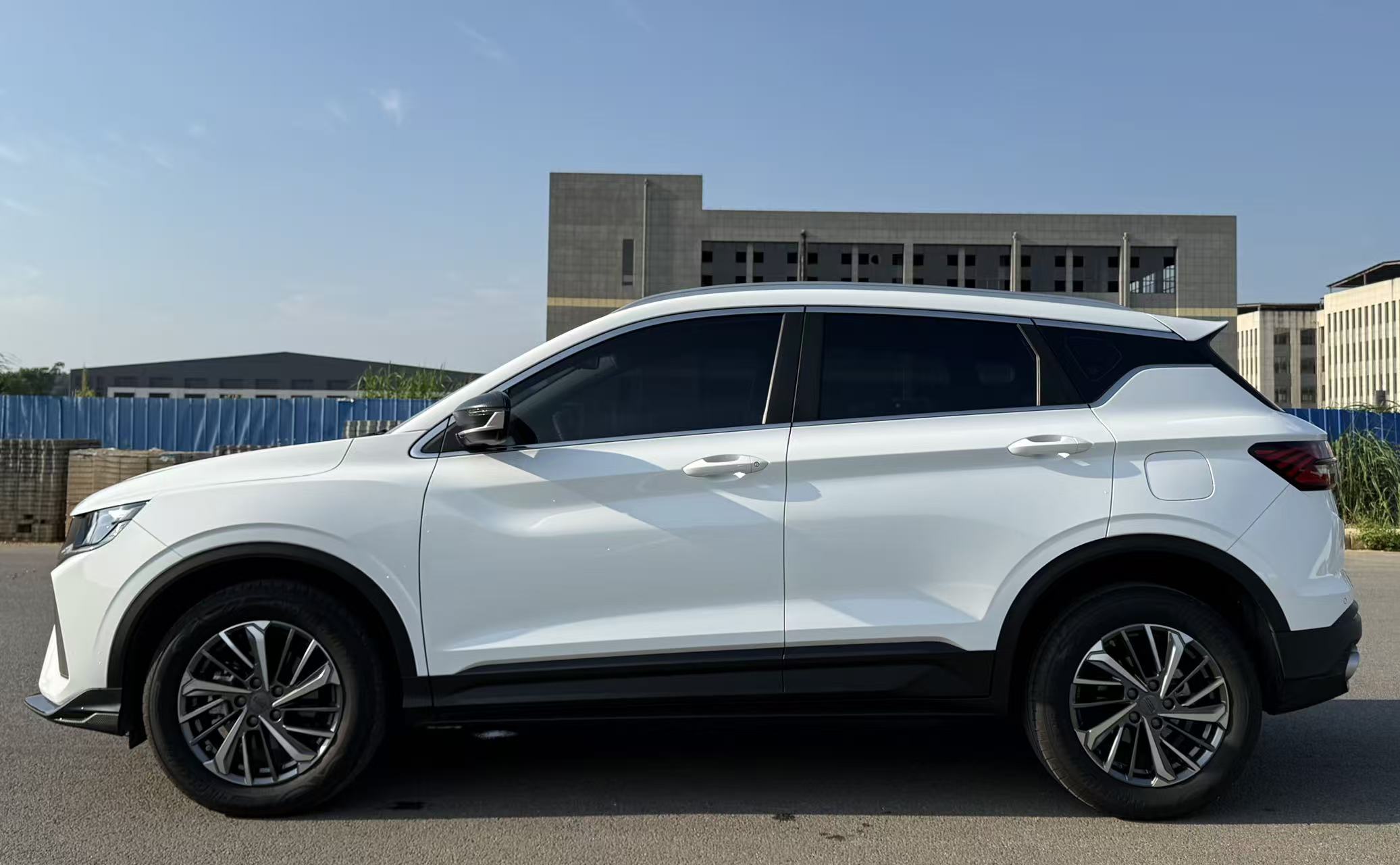 GEELY Coolray 2023 #7 GEELY Coolray 2023 car image #7