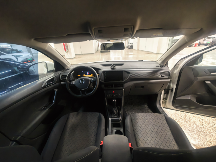 Volkswagen T-Cross 2023 car image #3