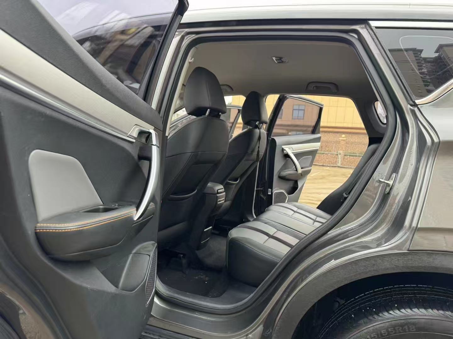 GEELY Coolray 2024 car image #3