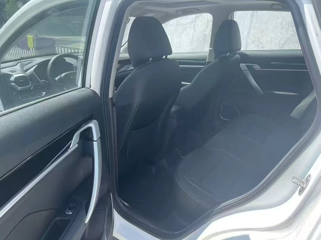 GEELY Coolray 2025 car image #2