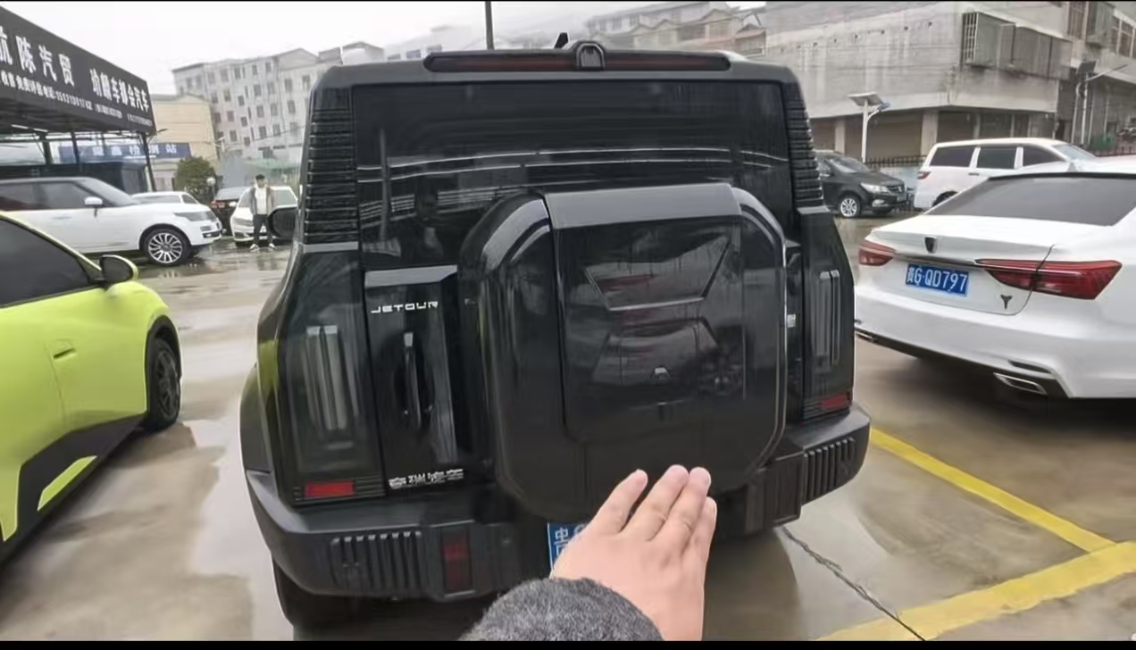 Jetour Traveller 2023 car image #3