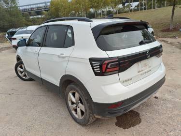 Volkswagen T-Cross 2023 car image #3