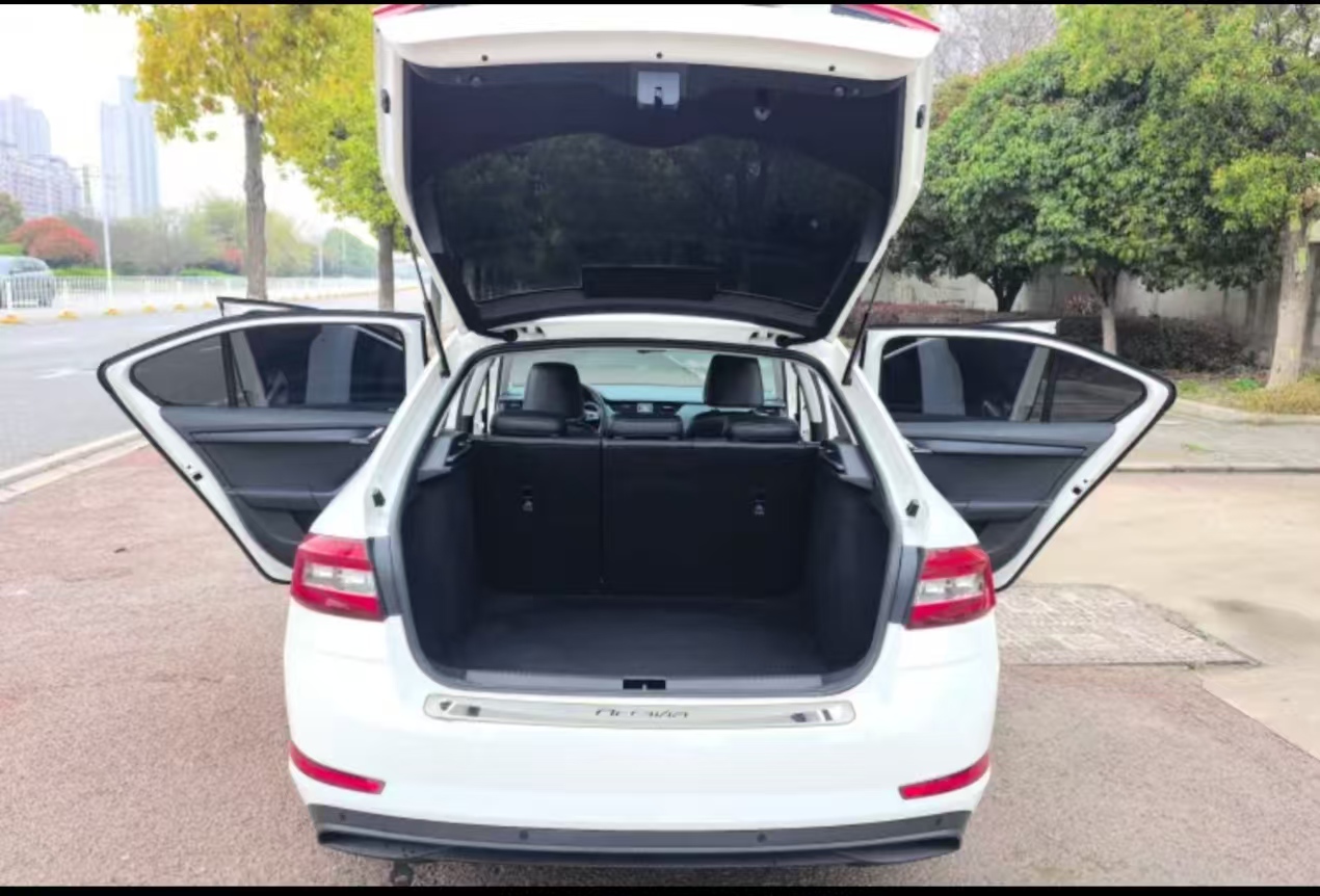 Skoda Octavia 2023 immagine di auto #6