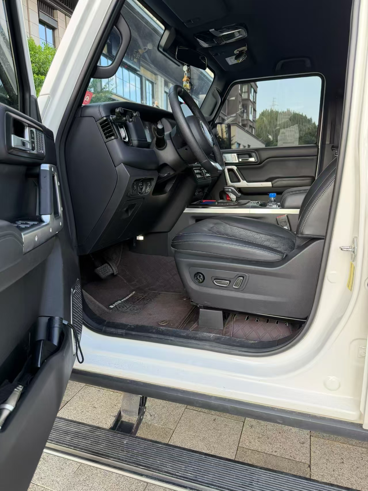 2025 car image #6