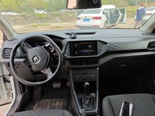 Volkswagen T-Cross 2023 car image #6