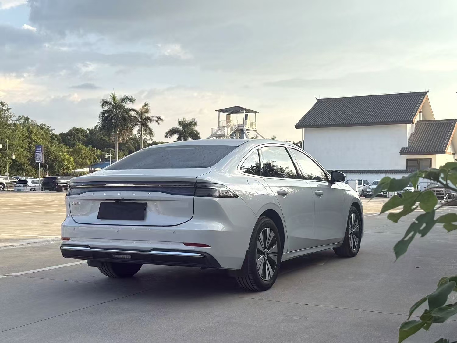2025 car image #4