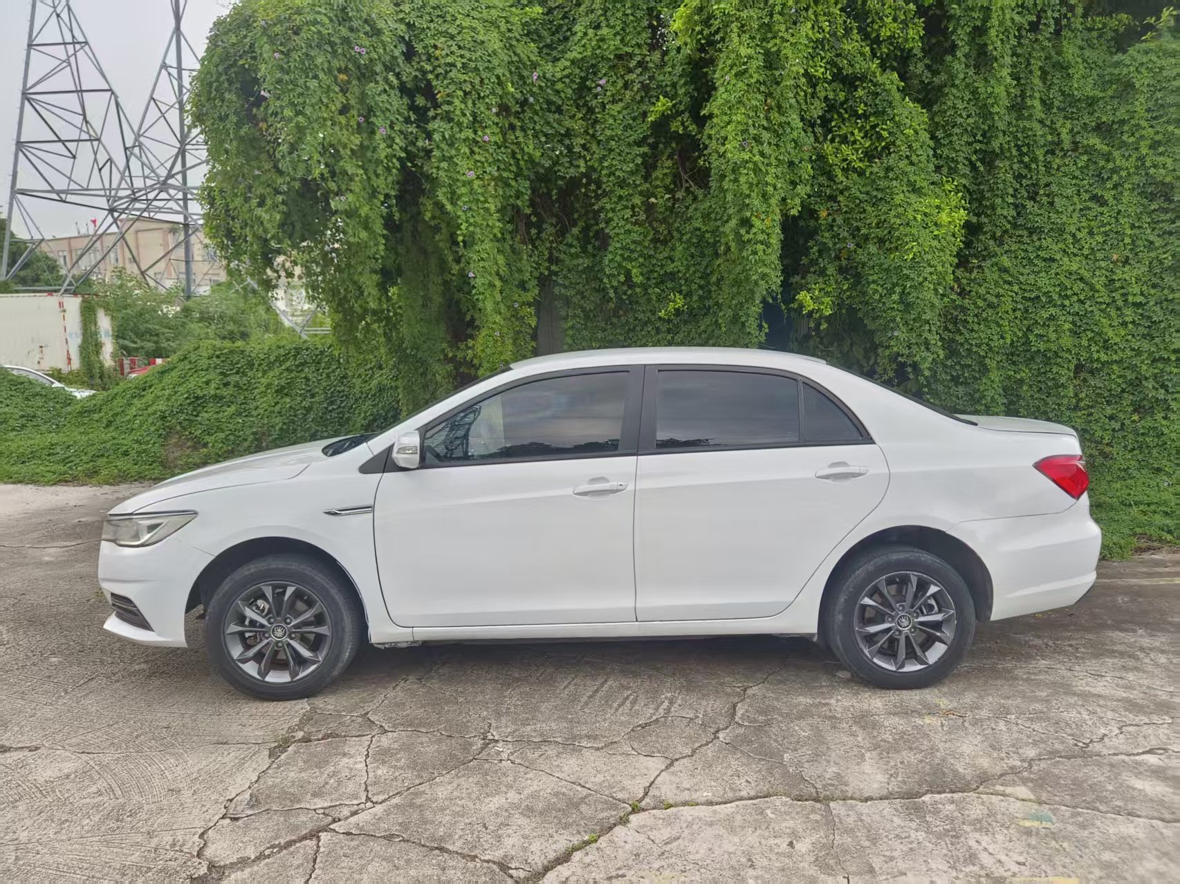 BYD Qin New Energy 2021 car image #6