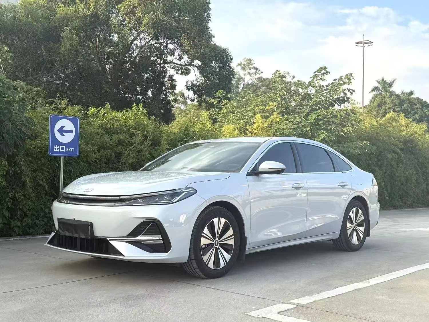 2025 car image #8