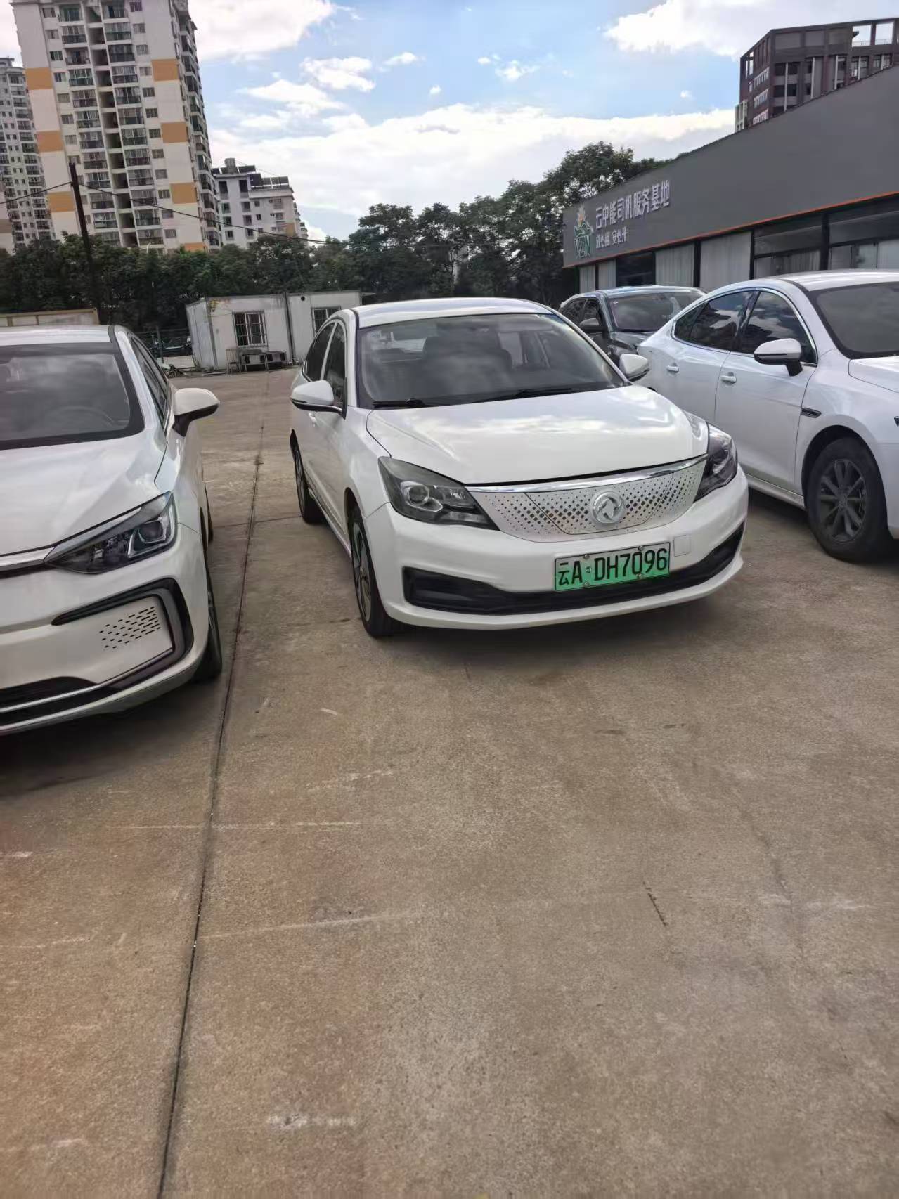 2022 car image #4
