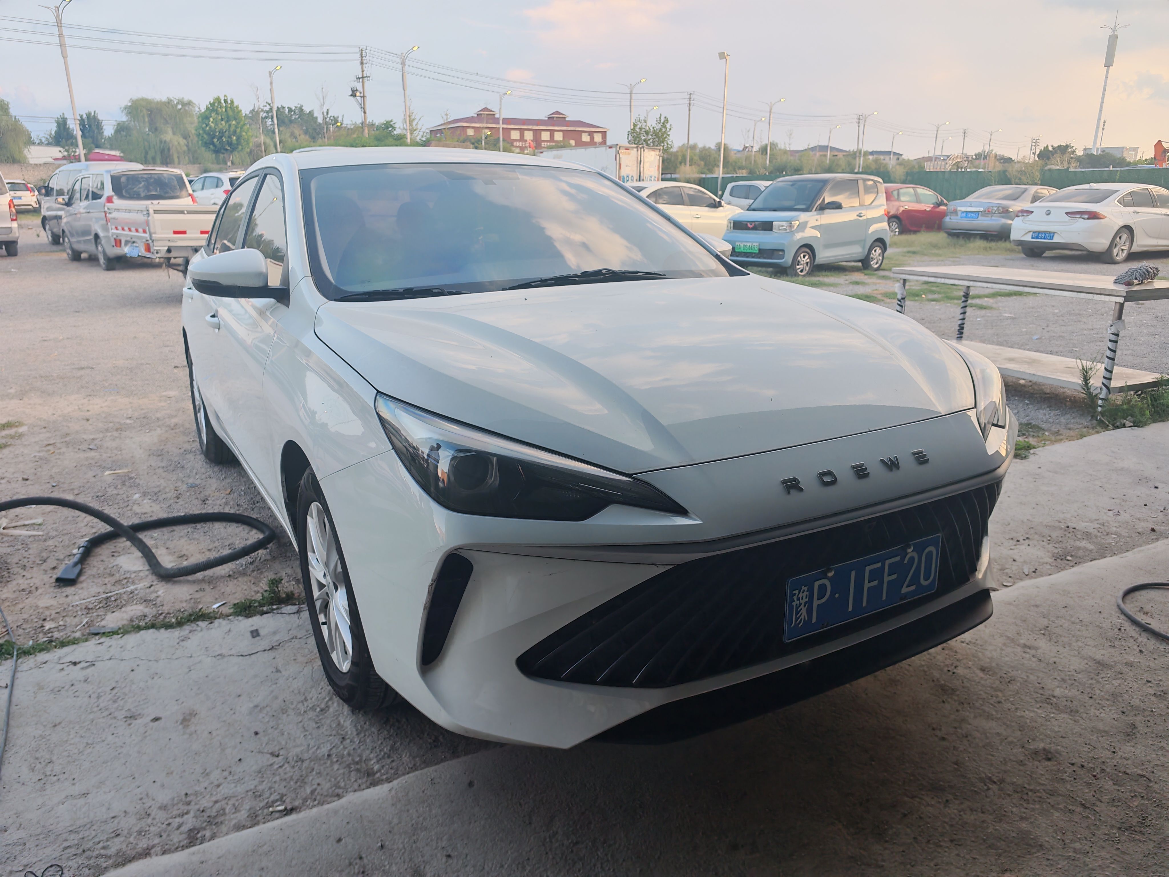 Roewe i5 2025 #4 Roewe i5 2025 car image #4