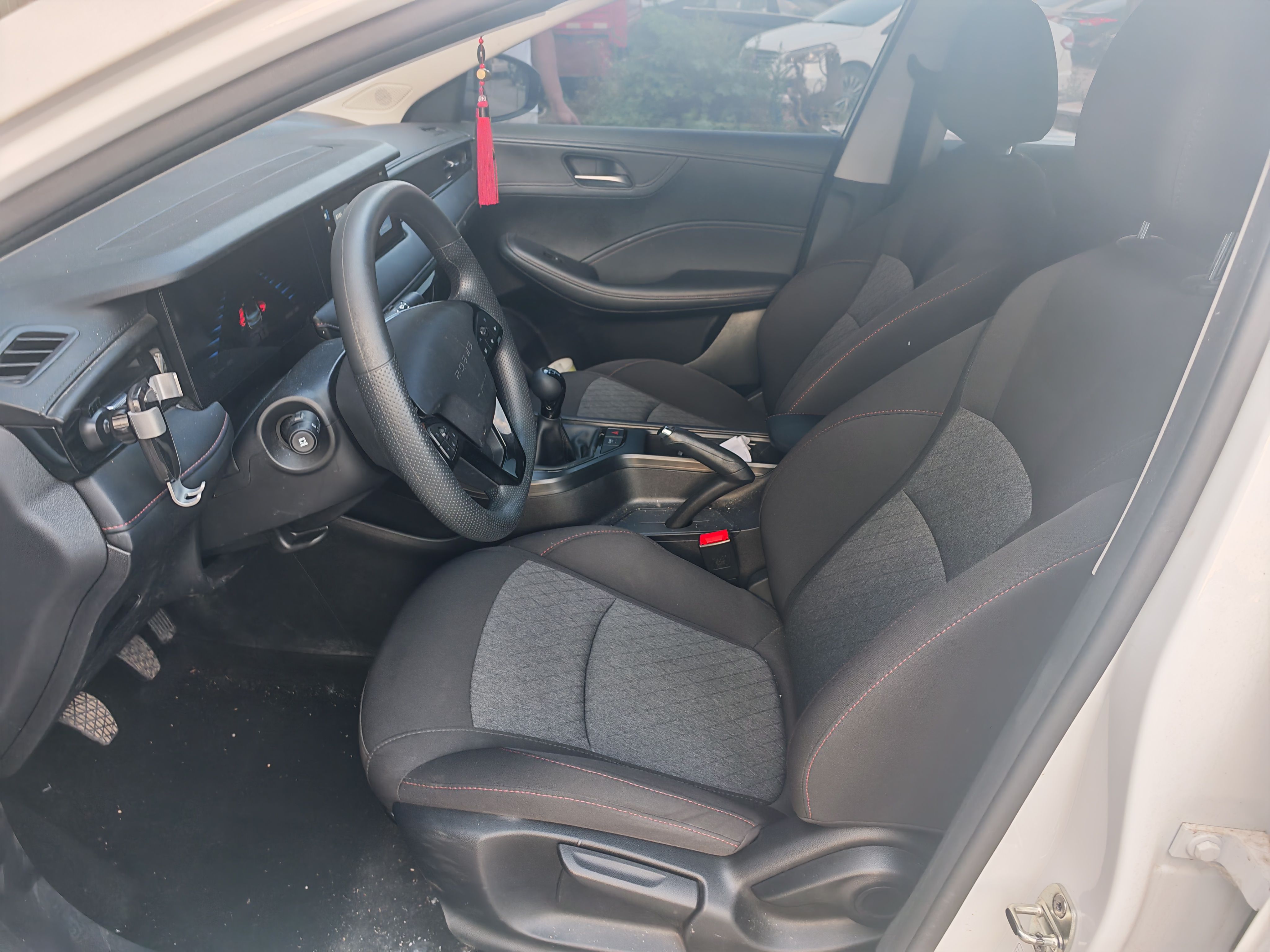 Roewe i5 2025 #3 Roewe i5 2025 car image #3