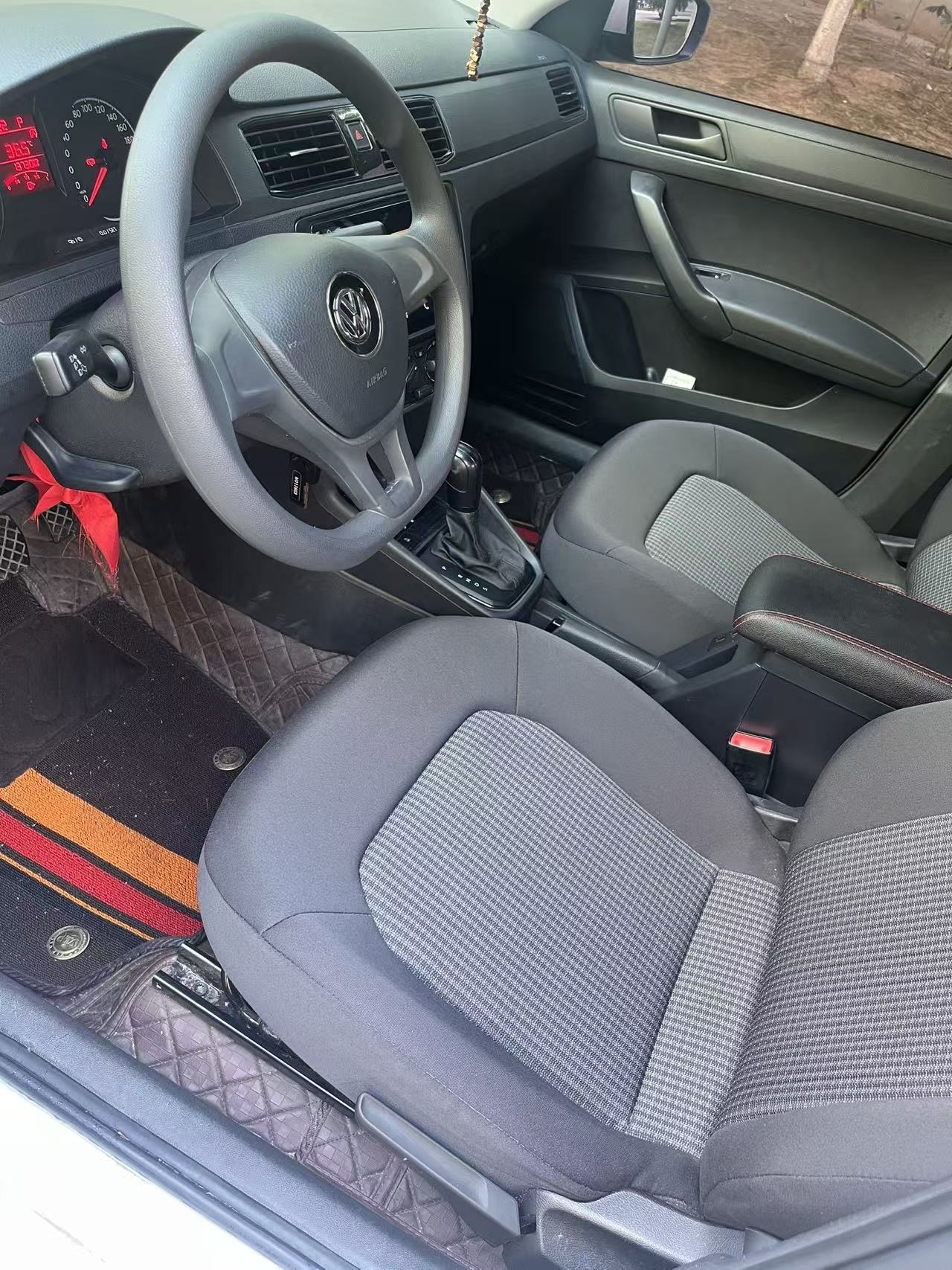 Volkswagen Santana 2023 car image #3
