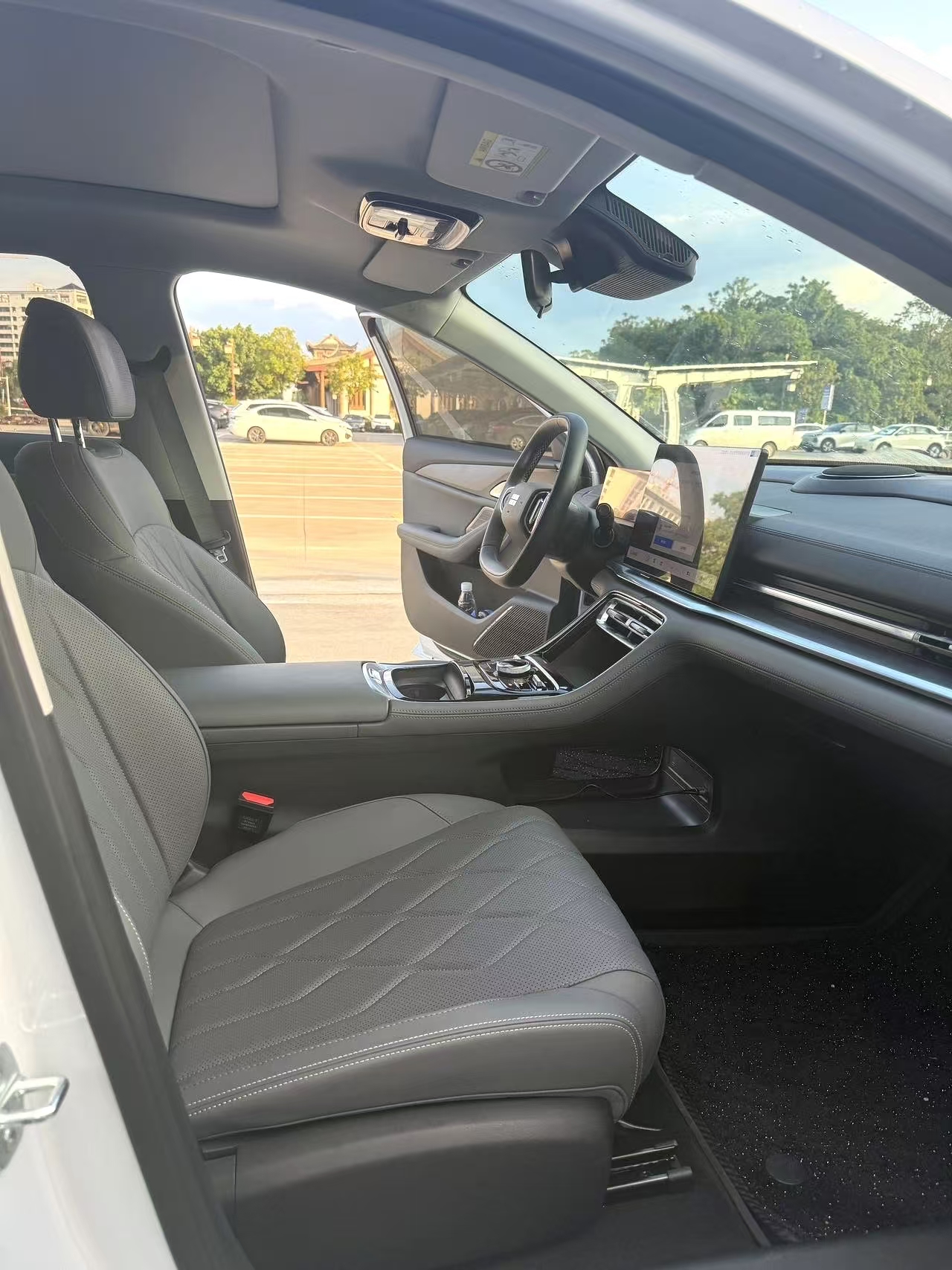 2025 car image #3